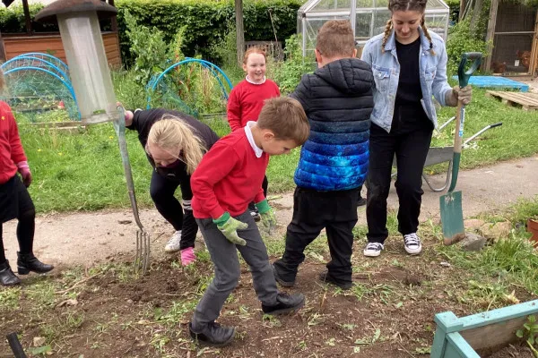 Gardening at Meadowfield (3)